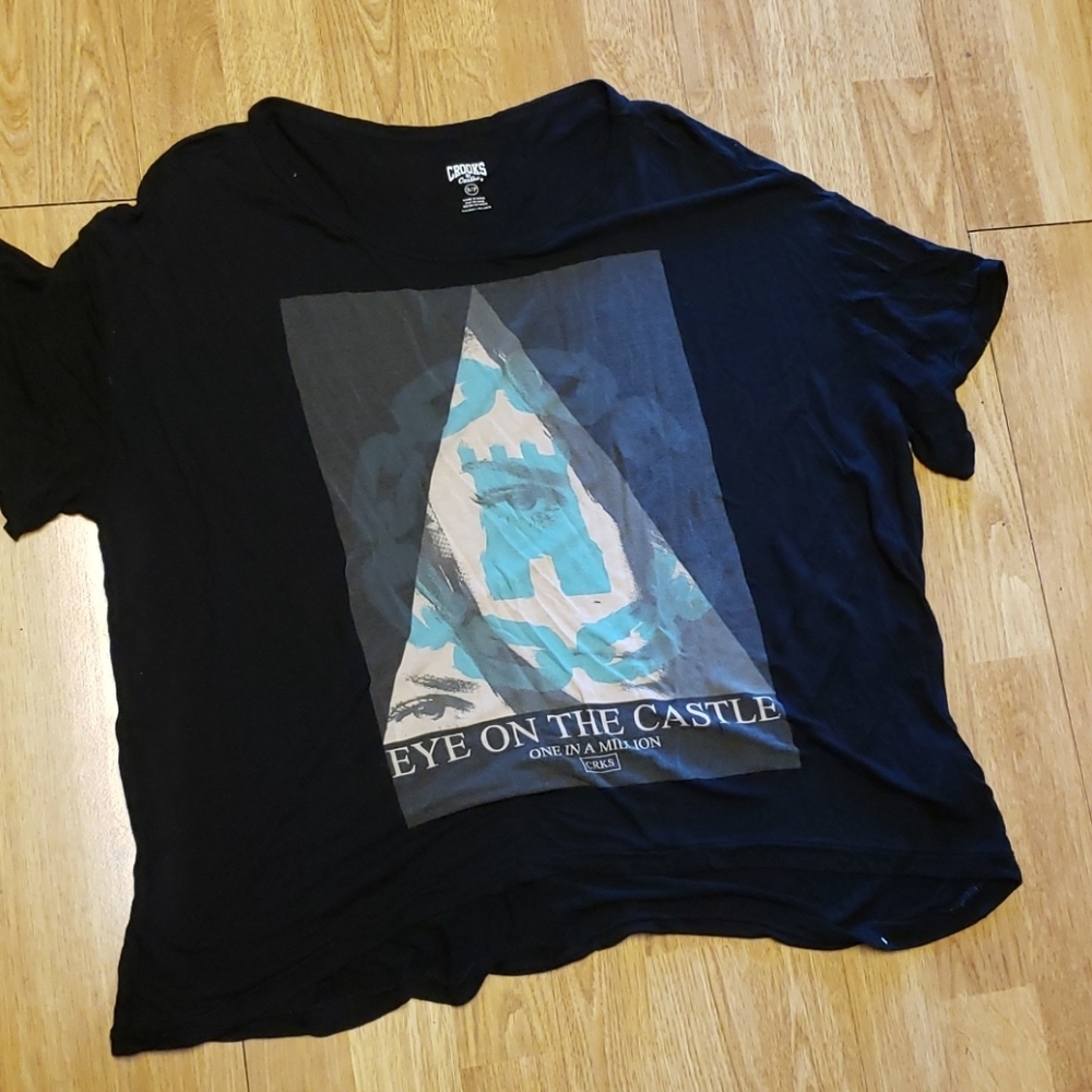 Crooks & Castles flowy graphic tee sz small